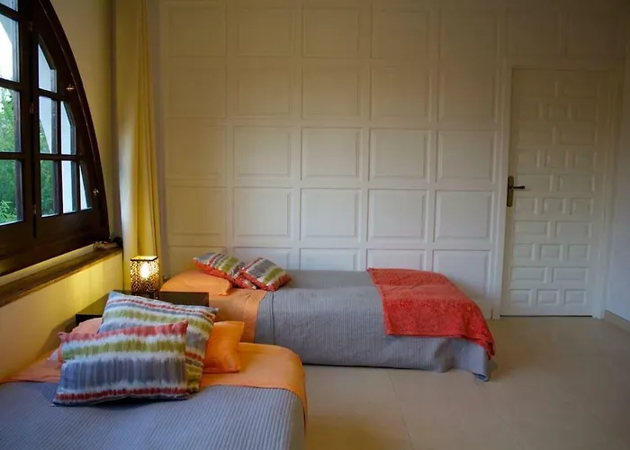 ヴィラ La Rotonda フエンヒロラ